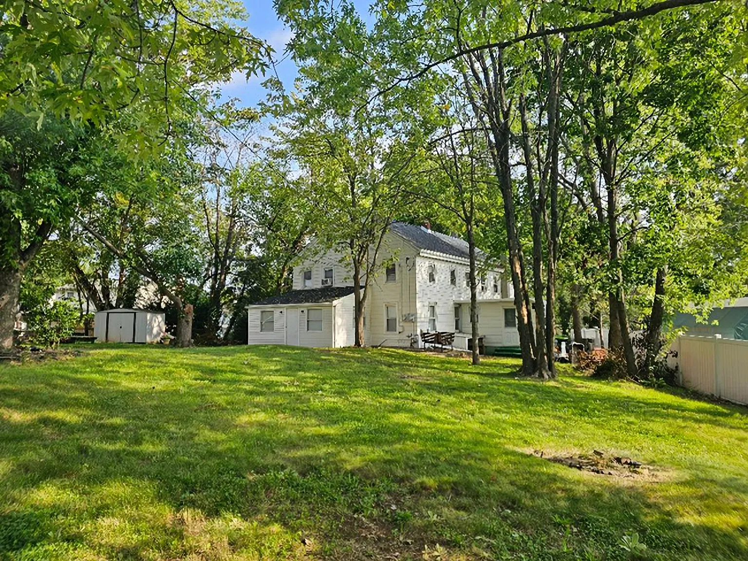 7 bed, 1731 sqft, $4,550 — Photo 3