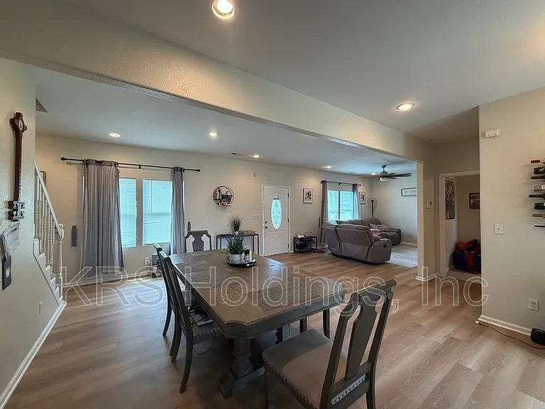 5748 Burrell Ave — Photo 5