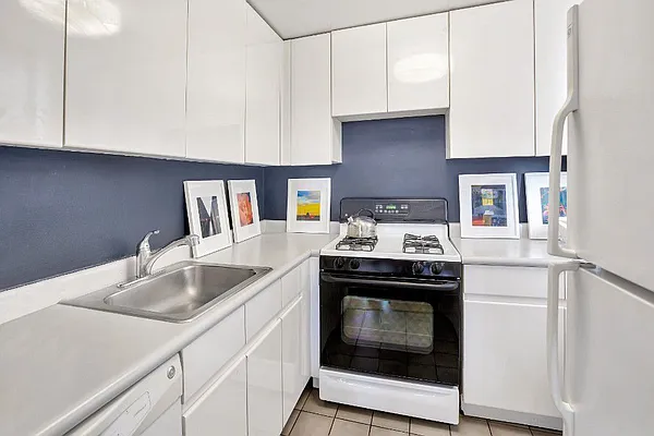 Rented by Optimar International Realty | media 9