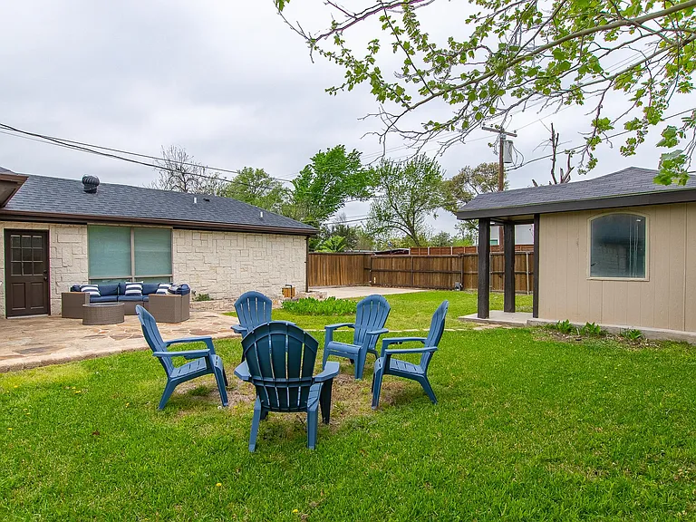 3631 Seguin Dr — Photo 35