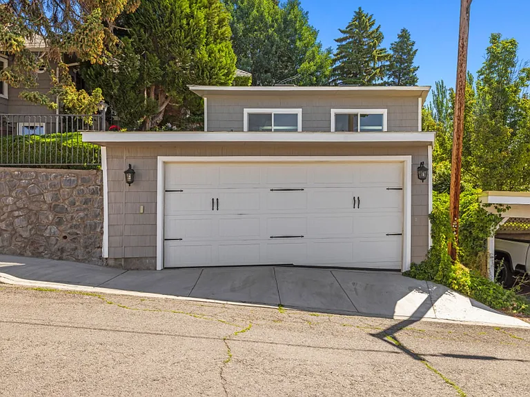 525 Mesa St — Photo 2