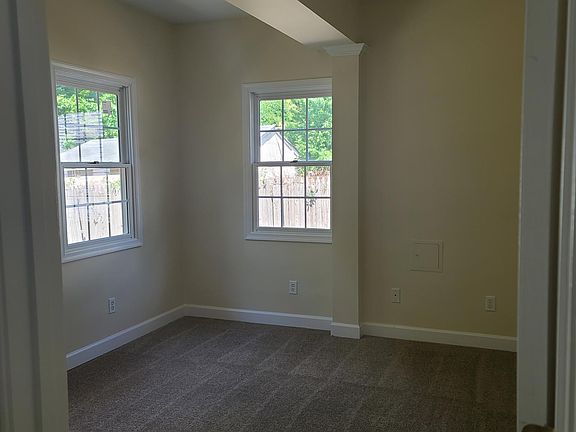 4th image of 3712 Elmwood Dr