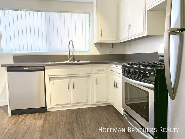 3772 Lockland Dr #18 — Photo 2