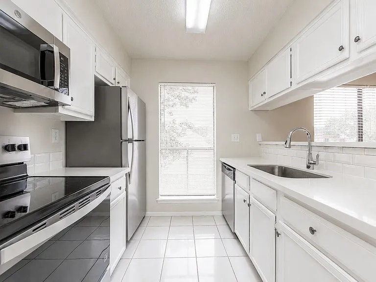 3742 Thistlemont Dr — Photo 15