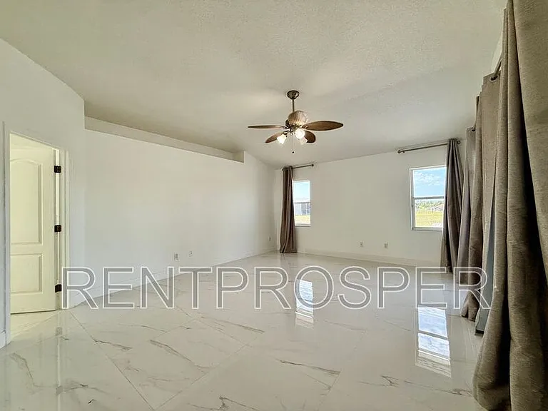 11400 Lovers Ln — Photo 10