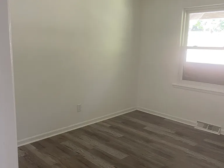 129 Lorraine Dr — Photo 14