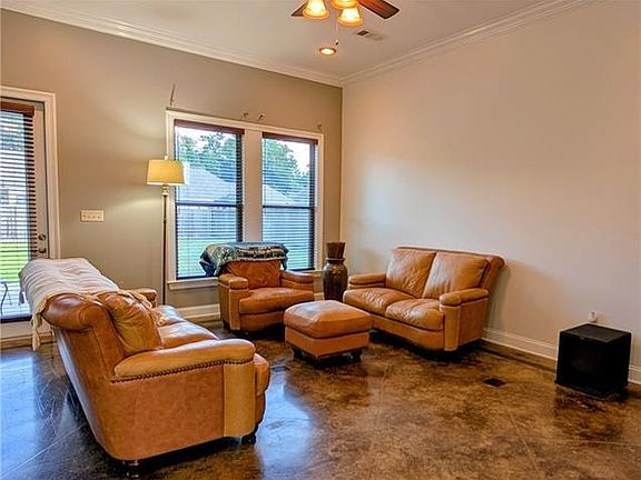 3rd image of 40074 Olde Mill Ln