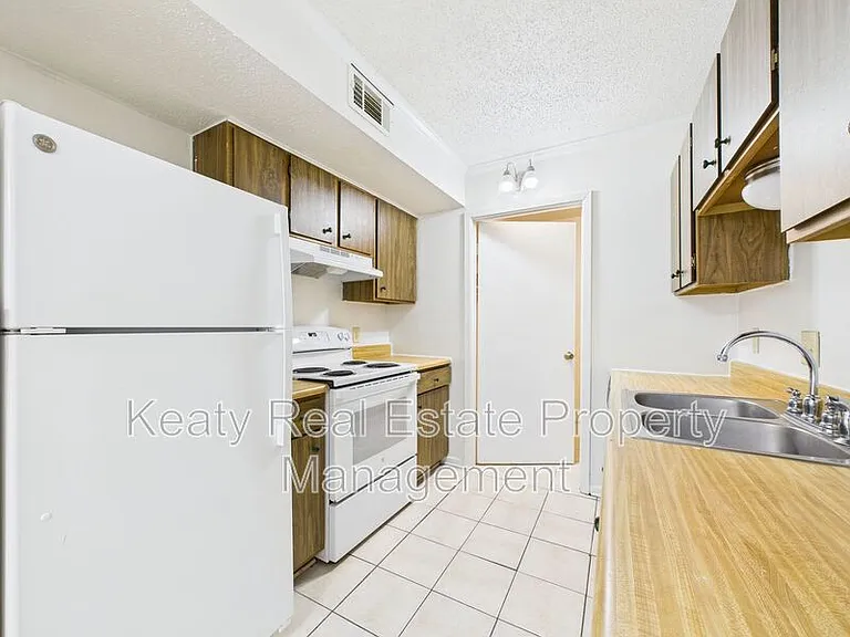 407 Fox Run Ave #2 — Photo 8