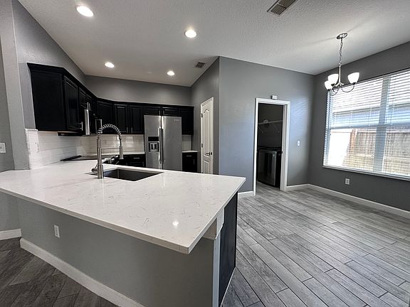 5th image of 4009 Knight Ave