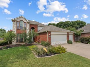 8102 Yucatan Ct, Arlington, TX 76002