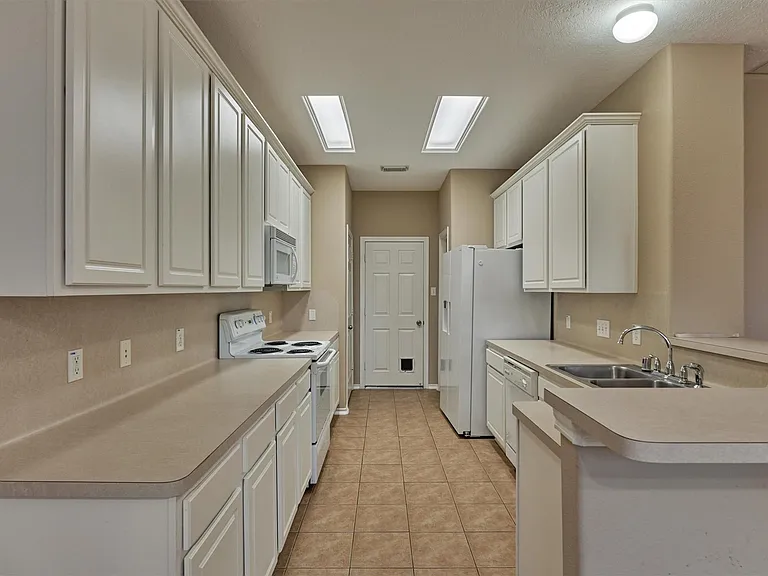 106 E Stedhill Loop — Photo 11