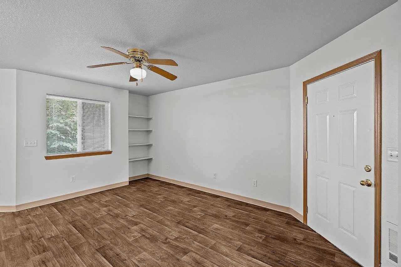 Gilhurst Apartments — Photo 4
