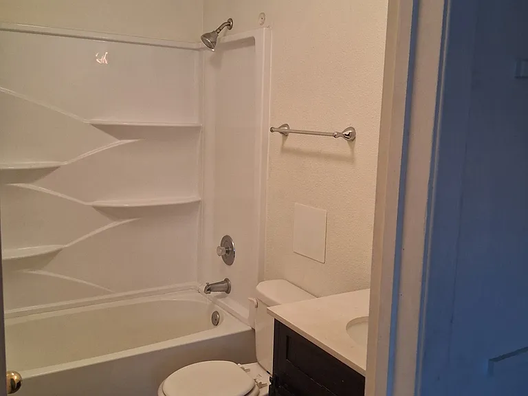 1701 E 16th St #2 — Photo 6