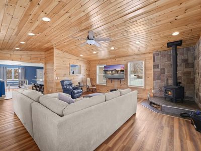 879 S 35th Rd, Cadillac, MI, 49601