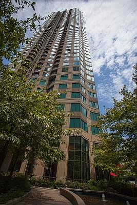 1st image of 400 N La Salle Dr APT 2609