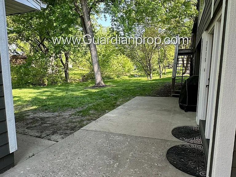 2516 W 98th St — Photo 18