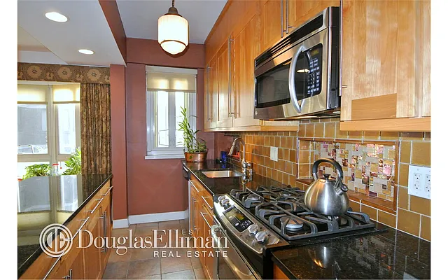 Sold by Douglas Elliman | media 16