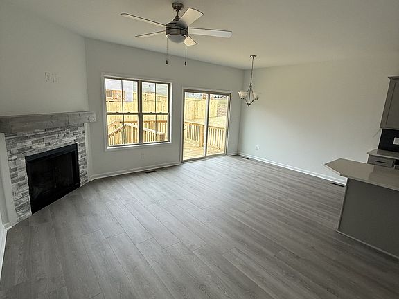 3rd image of 881 Dogwood Trl