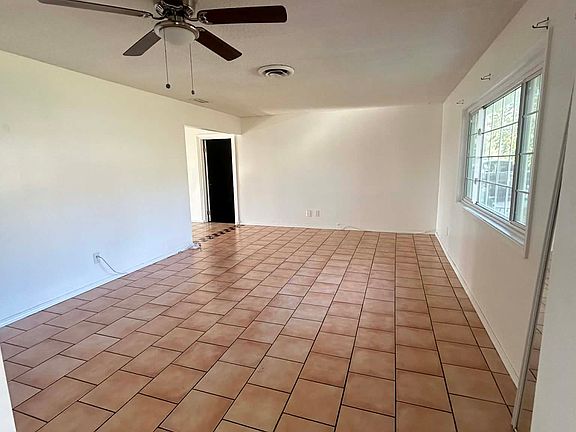 4th image of 3920 El Camino Dr