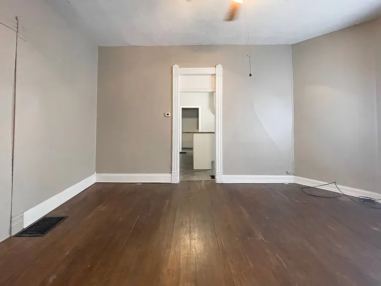 812 W University Ave — Photo 12
