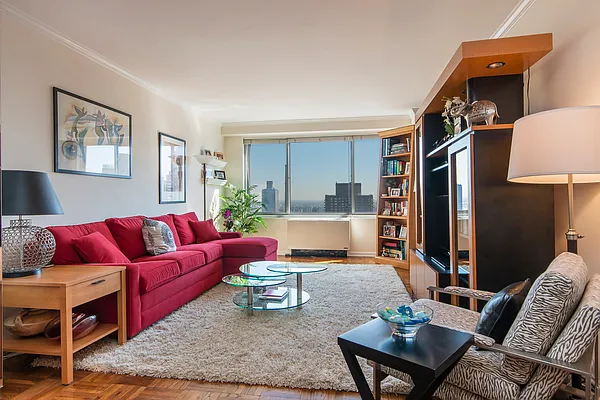 Rented by Rachmani Corporation | media 32