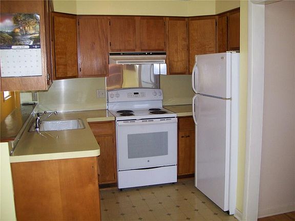 4th image of 3083 Bear Hill Dr