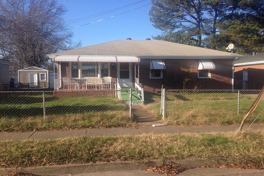 1st image of 2720 Ash St