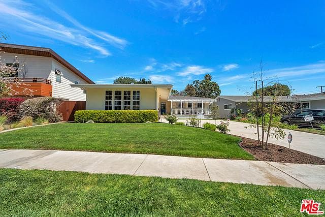 1st image of 1344 Glenavon Ave