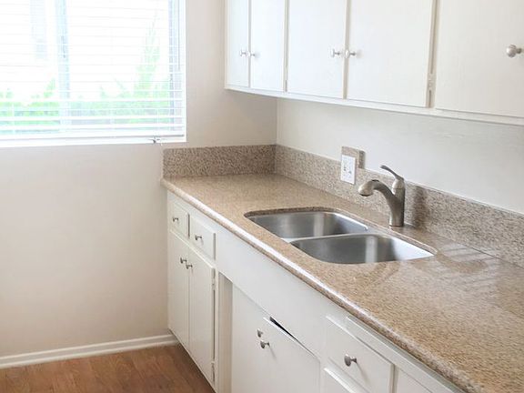 5th image of 351 Palos Verdes Blvd #1