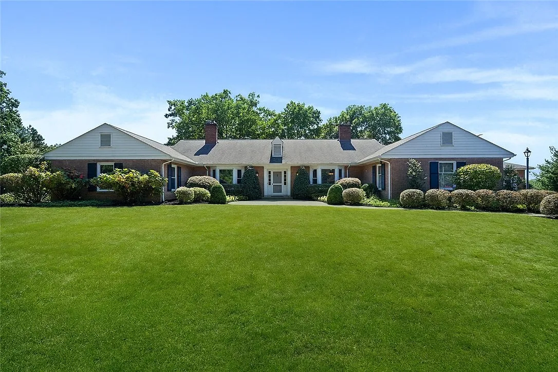 855 Blackburn Rd photo 1