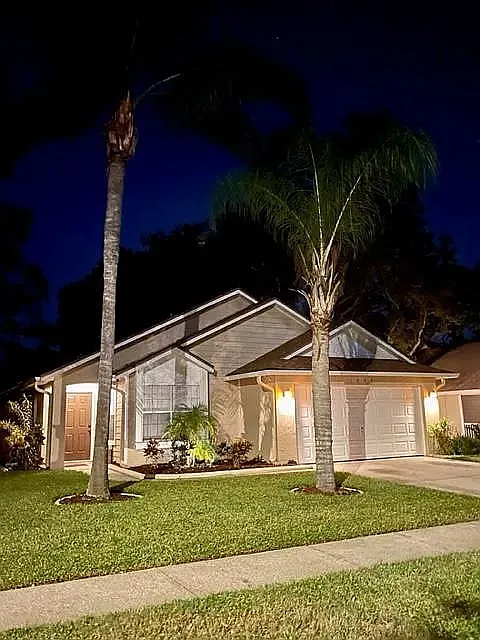 Building Photo - 1063 Royal Oaks Dr