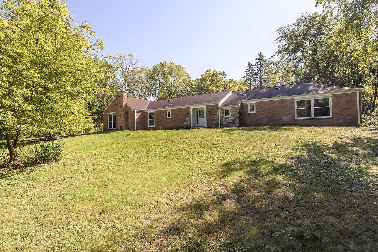 N11W30200 Hickory Hill DRIVE, Waukesha, WI 53188 | Zillow