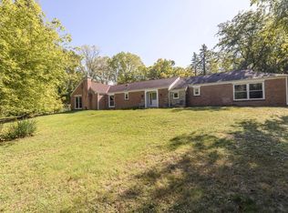 N11W30200 Hickory Hill DRIVE, Waukesha, WI 53188