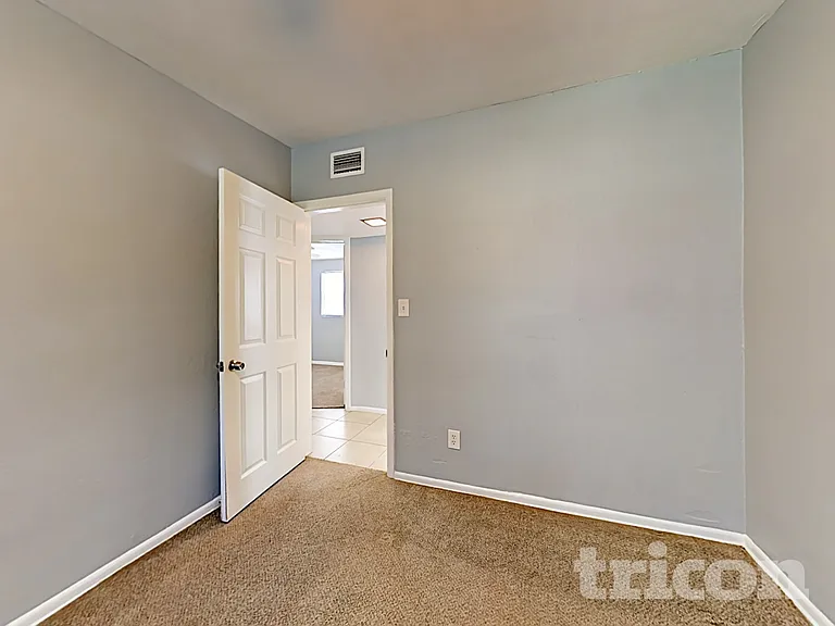 651 12th Ave N — Photo 7