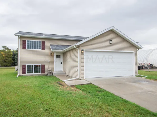 223 Maple Pointe Blvd, Mapleton, ND 58059
