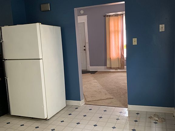 3rd image of 244 Springville Ave Floor 1