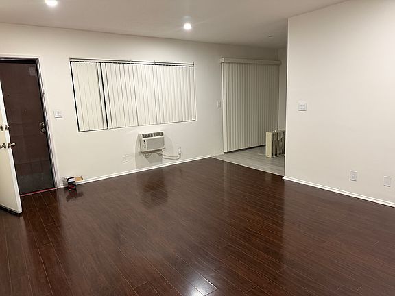 5th image of 2241 W 15th St APT 3