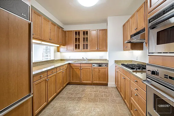 Rented by Christie's International Real Estate Group, LLC | media 28