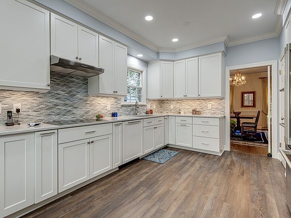 5th image of 106 Hanover Sq