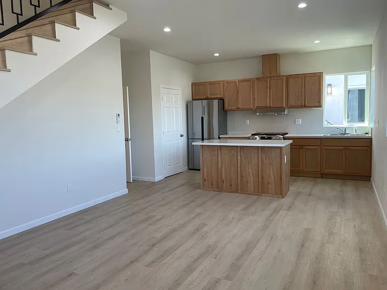 317 1/2 N Alvarado St — Photo 6