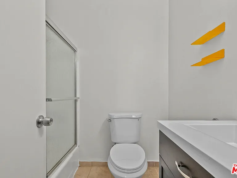 1540 N Fuller Ave #7 — Photo 19
