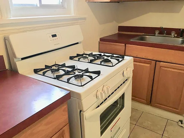 528 N 19th St #3 — Photo 16