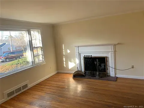3 bed, 1.5 bath, 1846 sqft, $2,450 — Photo 3