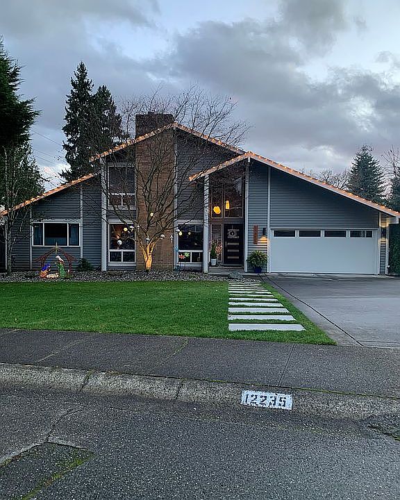 2nd image of 12235 NE 140th St