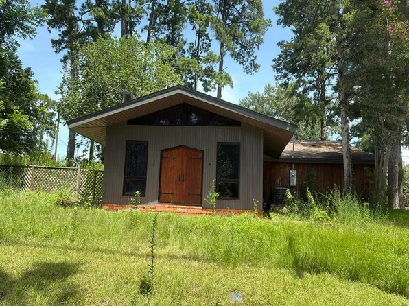 2500 Lakeview Ln, Pineville, LA 71360