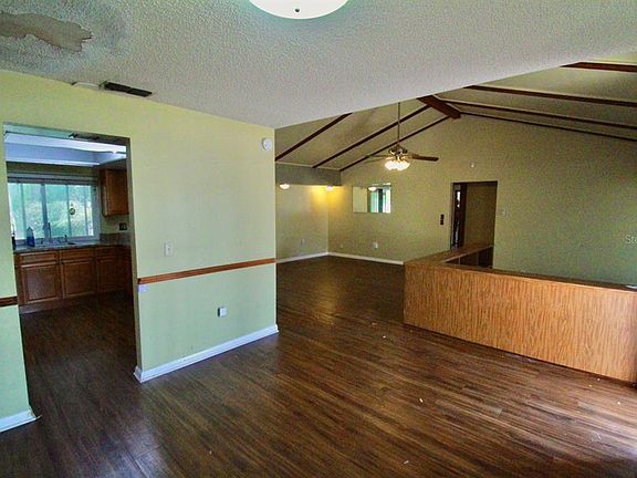 4th image of 4090 Old Colony Rd