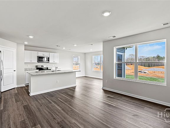 3rd image of 1070 Bergamot Road