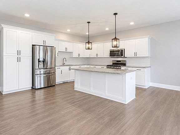 4th image of 359 Juniper Way