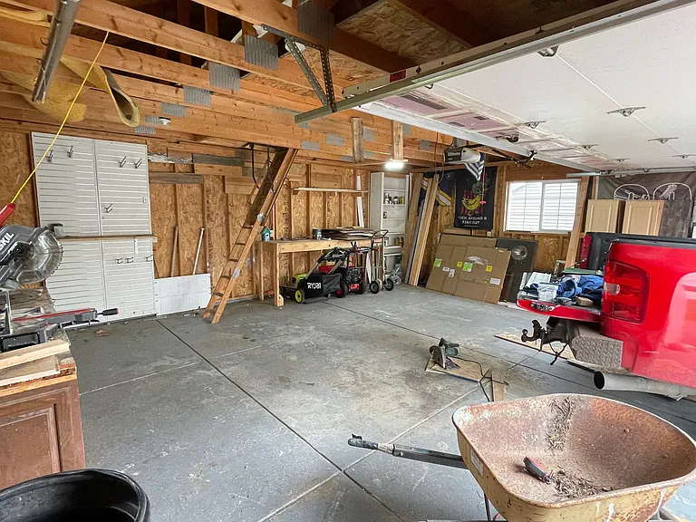 W239N6348 Maple Ave — Photo 16