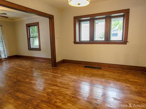 3rd image of 1045 Alto Ave SE